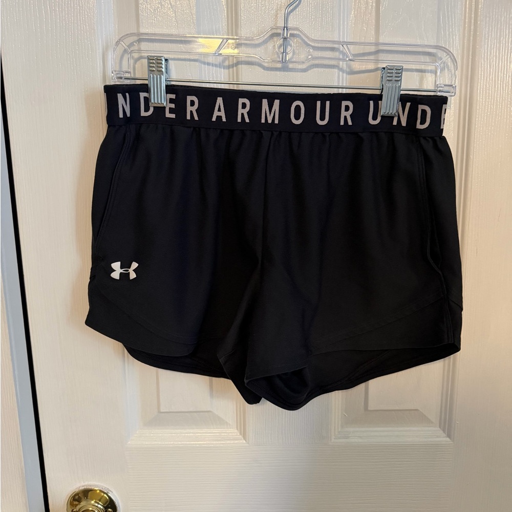 Under‎ Armour Women's Medium Loose Polyester Black Shorts